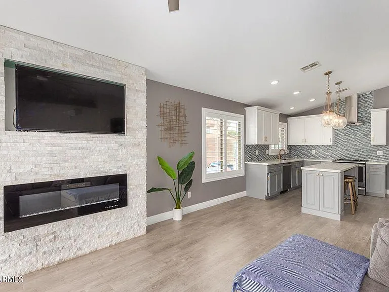 1265 W Fruit Tree Ln — Photo 5