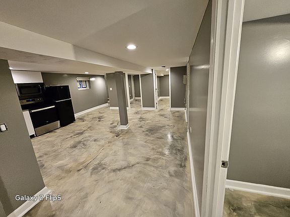 4th image of 5430 W Sunnyside Ave #Basement