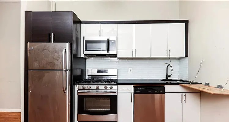 Rented by Aron Fried, LREB | media 1