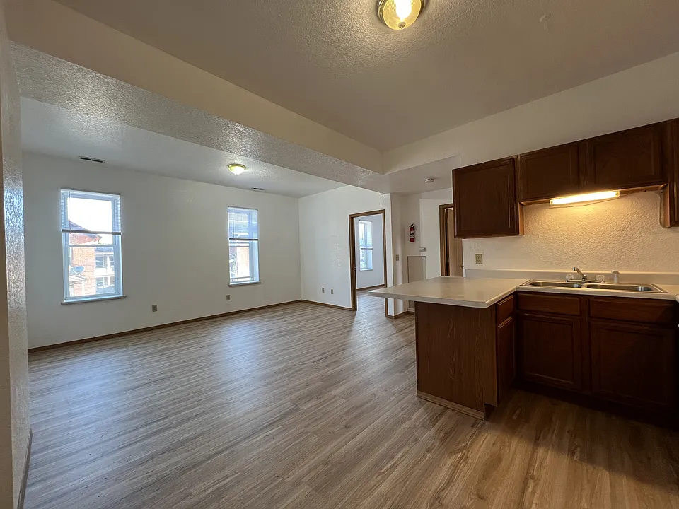 264 E 14th St #1/2