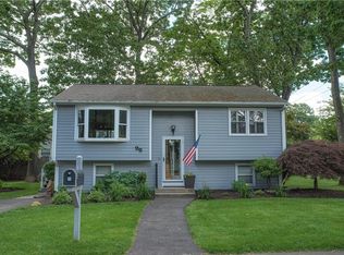 96 Naples Ave, Warwick, RI 02886