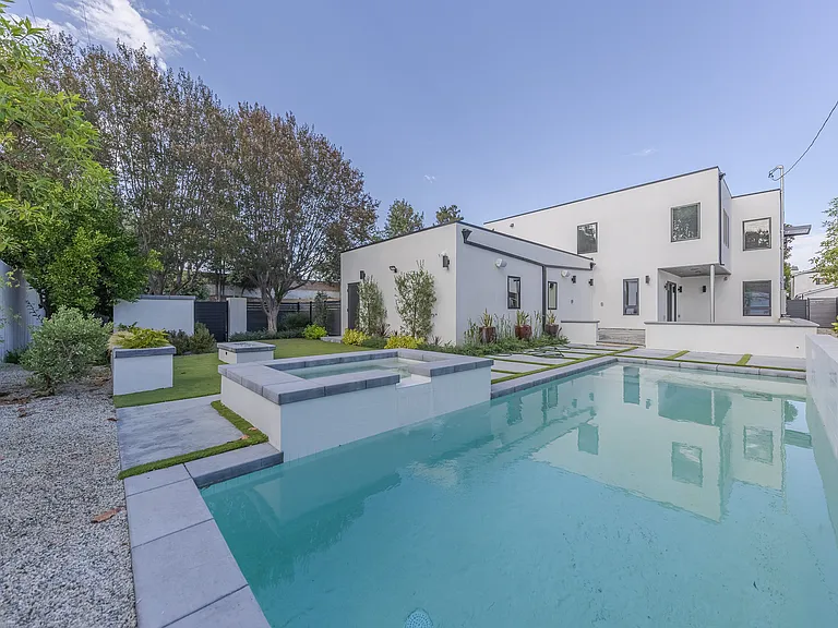 4557 Camellia Ave — Photo 2