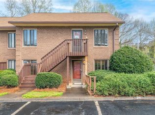216 Ridge Forest Ct, Winston Salem, NC 27104