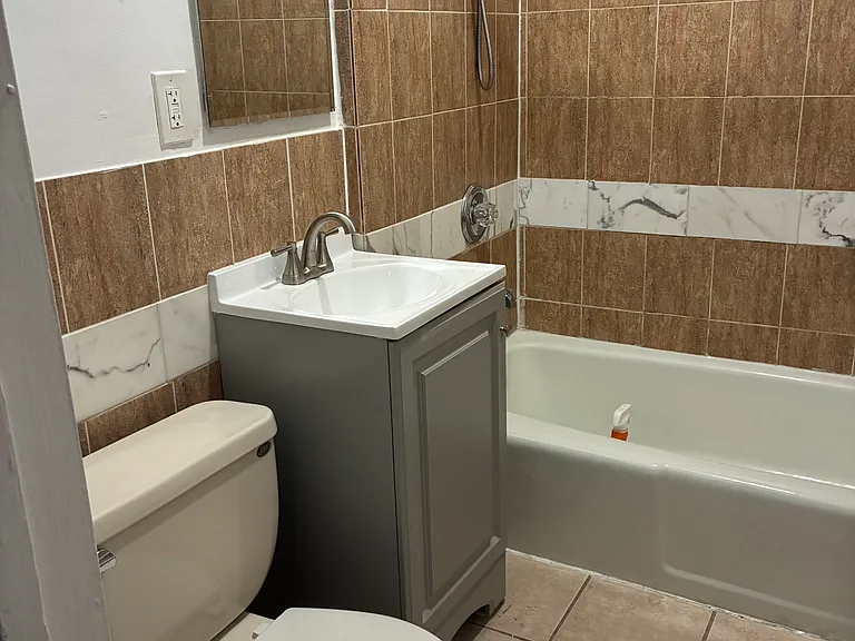1648-1650 Madison Ave #3 — Photo 13