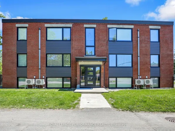695 Morgan St Unit 2, Ottawa, ON K1K 3M1