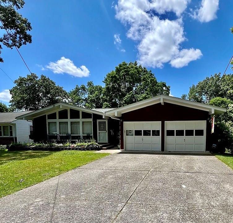 1st image of 206 Parkwood Dr