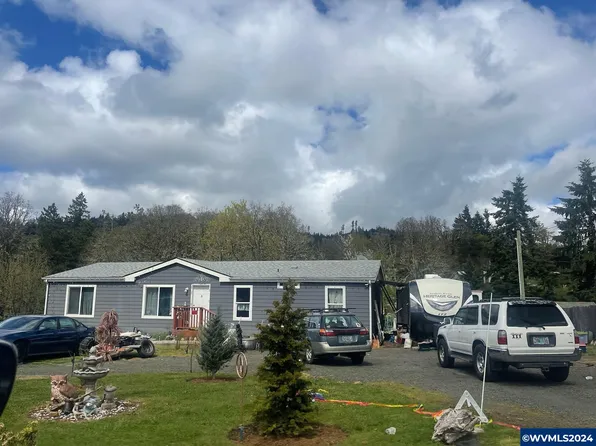 480 Fair Oaks St, Falls City, OR 97344