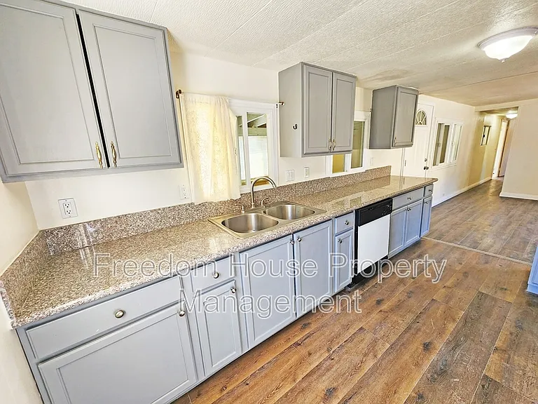 1080 W Windsong Ln #B — Photo 7