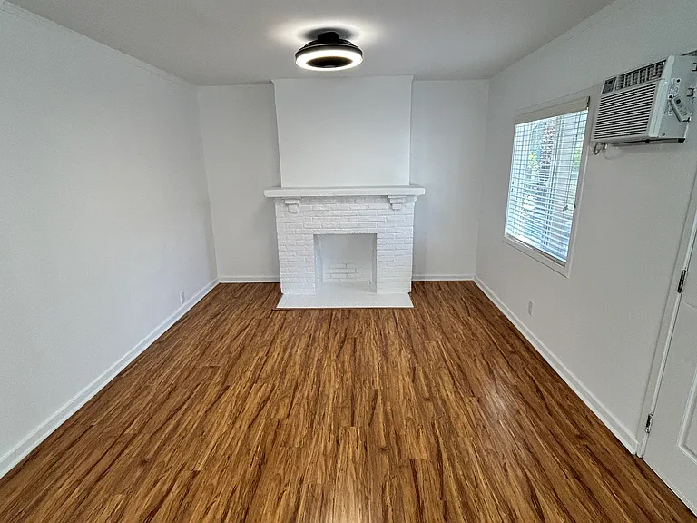 1695 Summit Ave #1695 — Photo 6