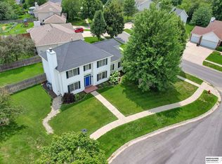 2820 Crown Pointe Rd, Lincoln, NE 68506