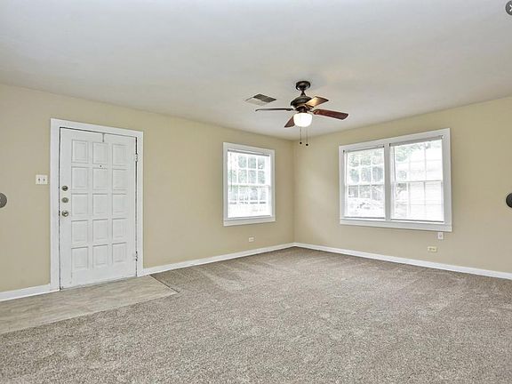 3rd image of 902 NE 4th St