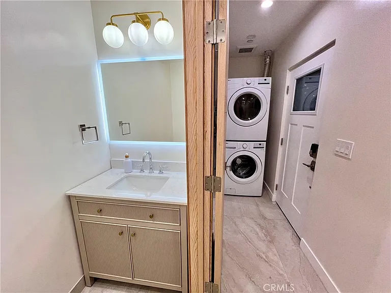 23443 Balmoral Ln — Photo 23