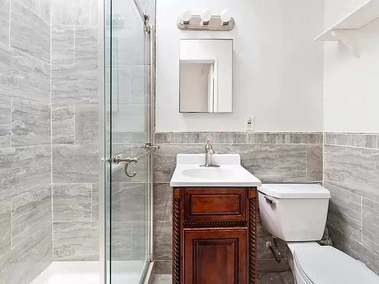 594 5th St #3/4 — Photo 9