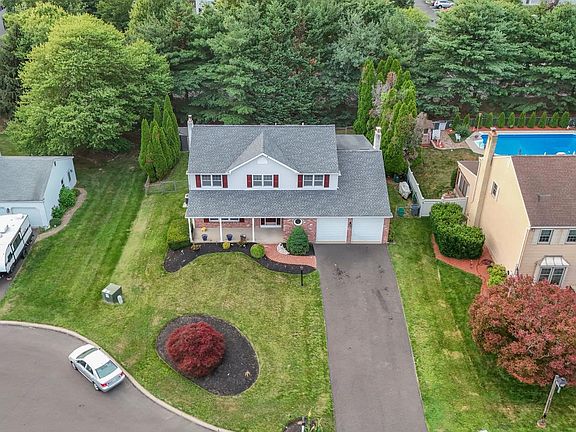 4th image of 1838 Garden Ct