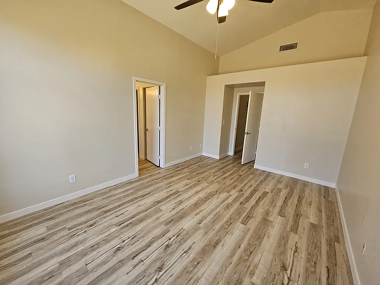 1526 Woodward Heights Way — Photo 10