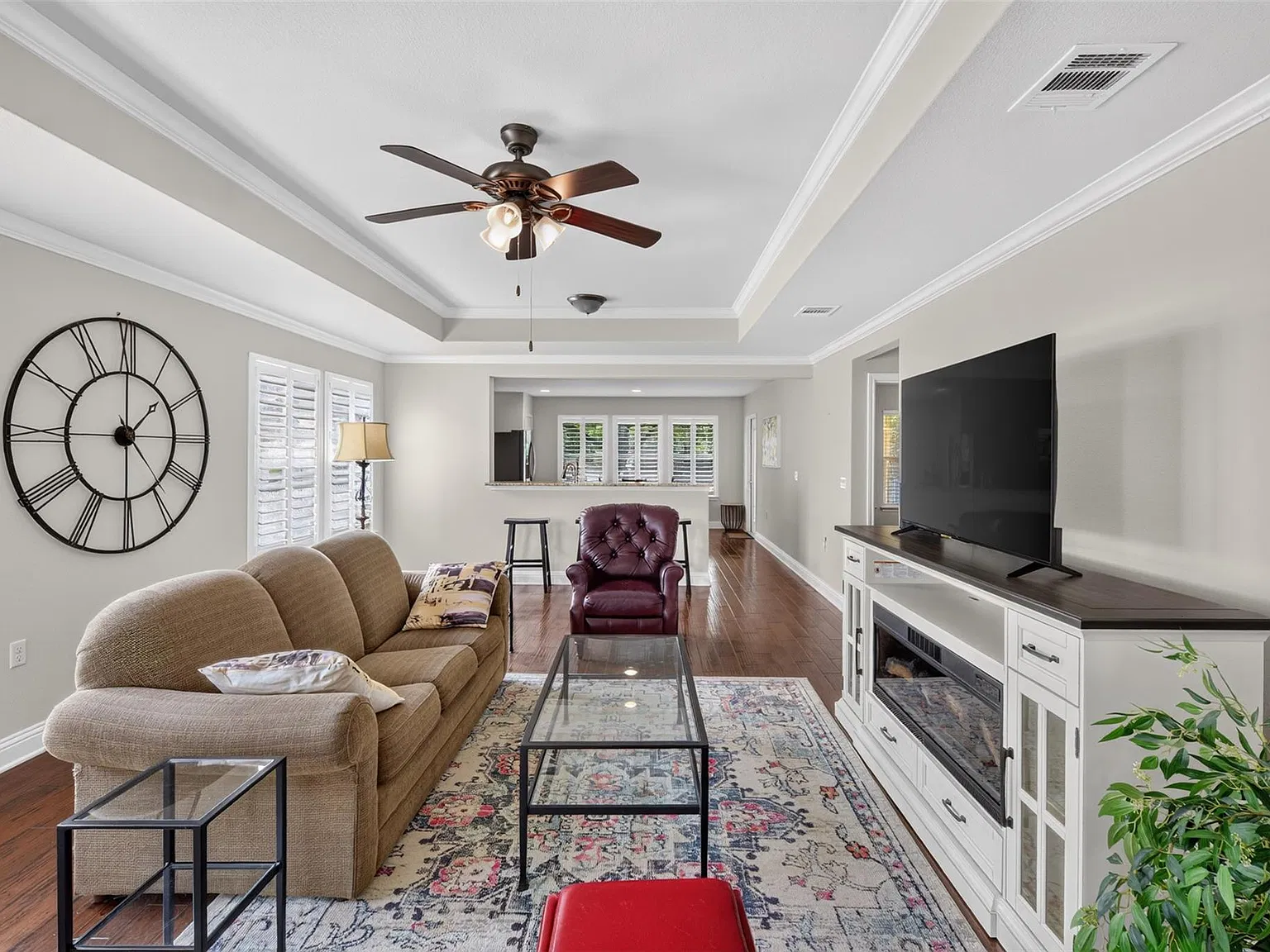 2 bed, 2.0 bath, 1467 sqft, $1,975 — Photo 4