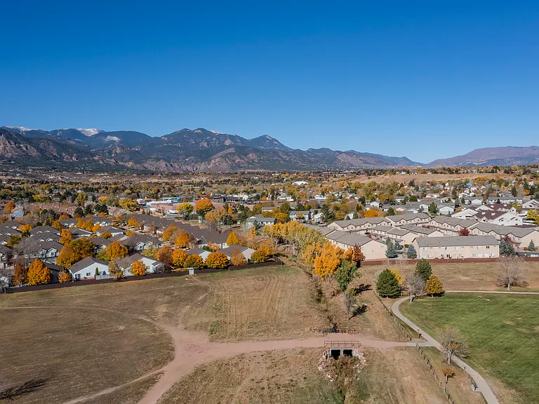 1025 Cheyenne Villas Point — Photo 4