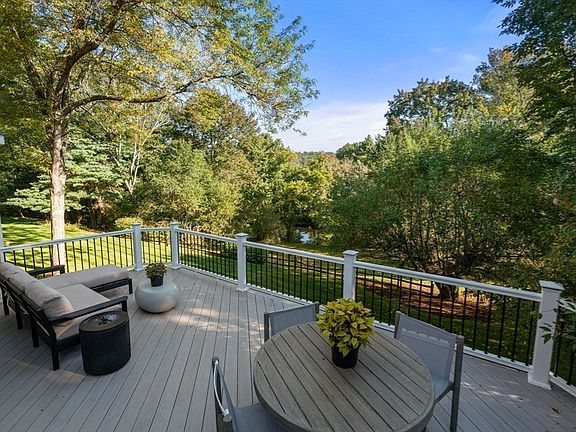 3rd image of 1 Mill St