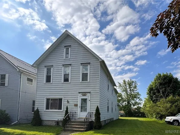 25 Brady Ave, Lancaster, NY 14086