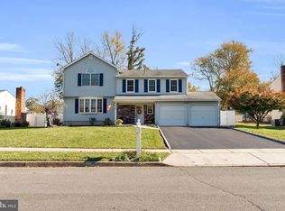 57 Colleen Cir, Ewing, NJ 08638