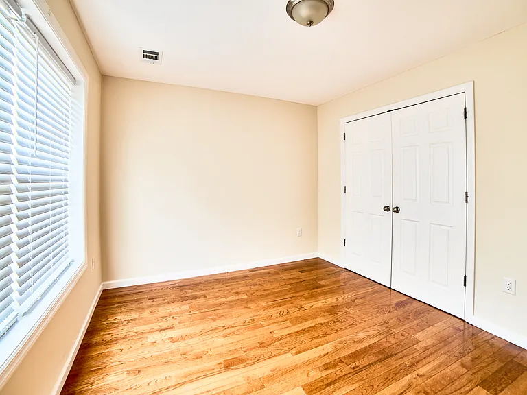 318 Ohio St #2L — Photo 10
