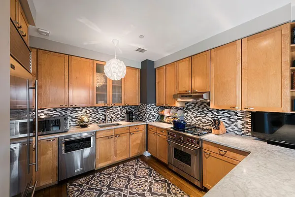 Sold by Nest Seekers International | media 19