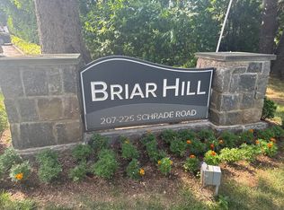 209 Schrade Rd, Briarcliff Manor, NY 10510