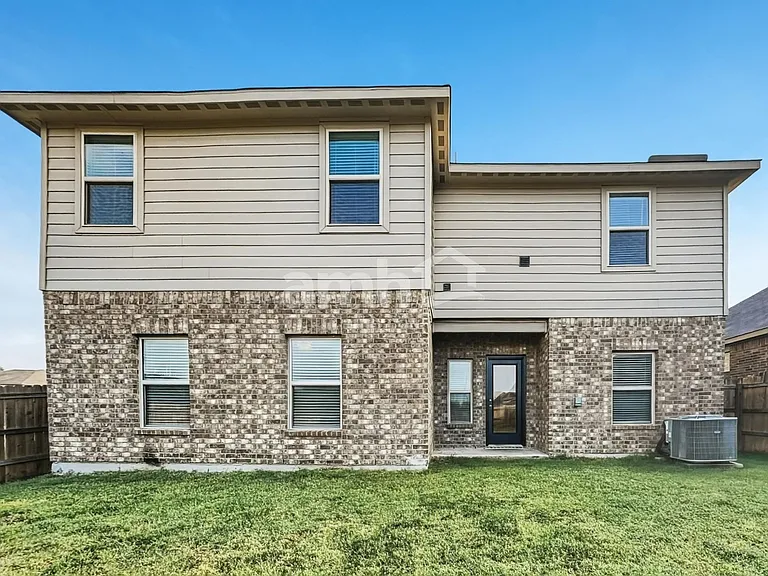 1012 Keystone Ct — Photo 15
