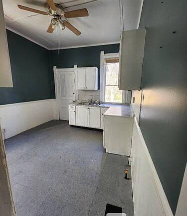 3rd image of 609 W Armstrong Ave #1