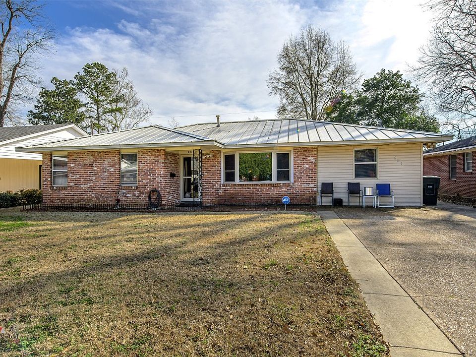 1st image of 821 Camilla Dr