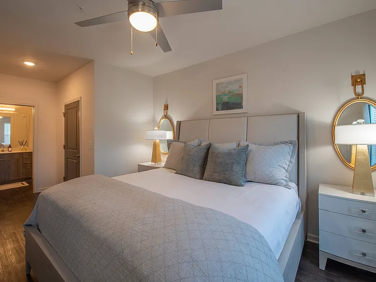 Bedroom with En-Suite Bathroom
