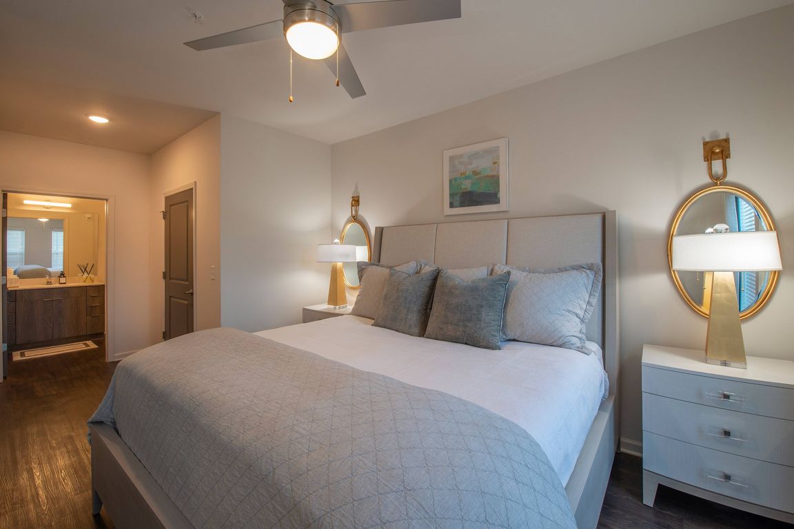Bedroom with En-Suite Bathroom