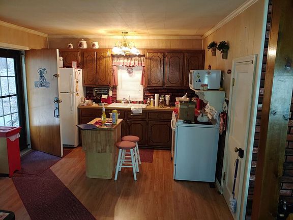4th image of 19 Ellen Pl