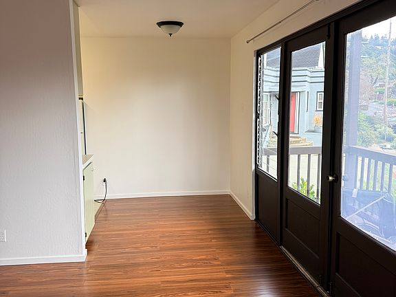 5th image of 353 Berkeley Park Blvd #B