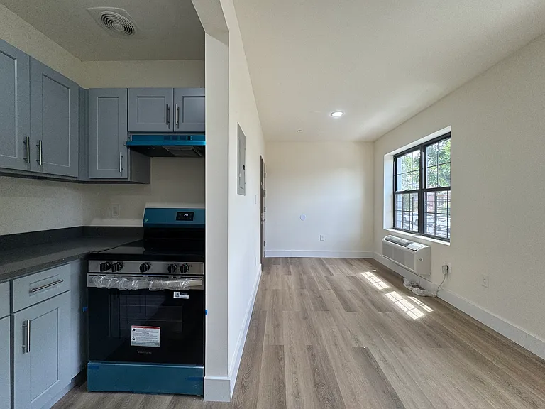 3030 Colden Ave #2A — Photo 2