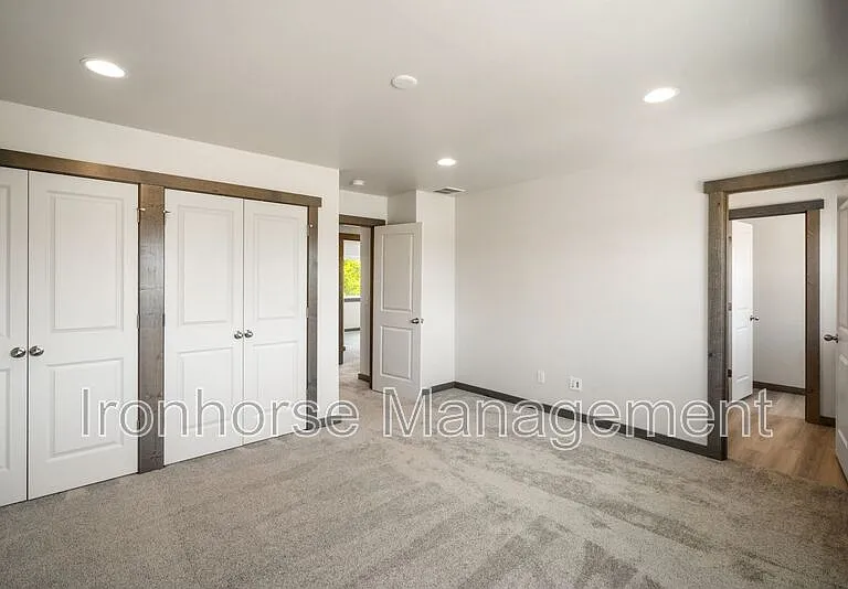 2954 W Babcock St #B — Photo 30