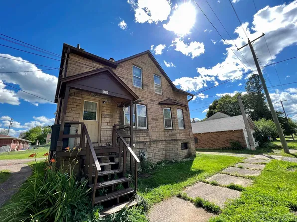 711 W Minkler St, Iron River, MI 49935