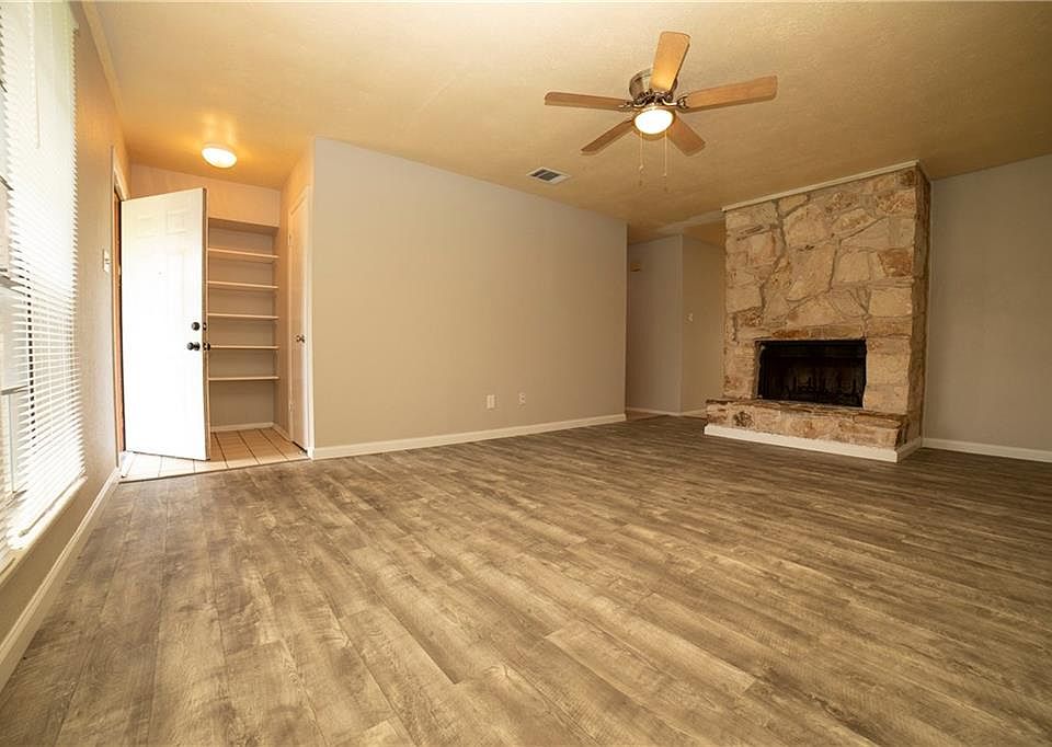1st image of 400 Creek Cv #B