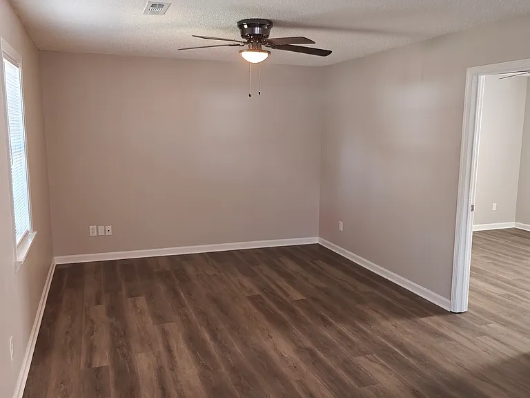 329 N Tipton St — Photo 5