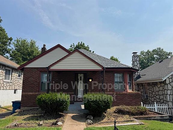 3rd image of 6905 Woodrow Ave