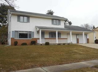 2627 Summit Ridge Dr, South Bend, IN 46628