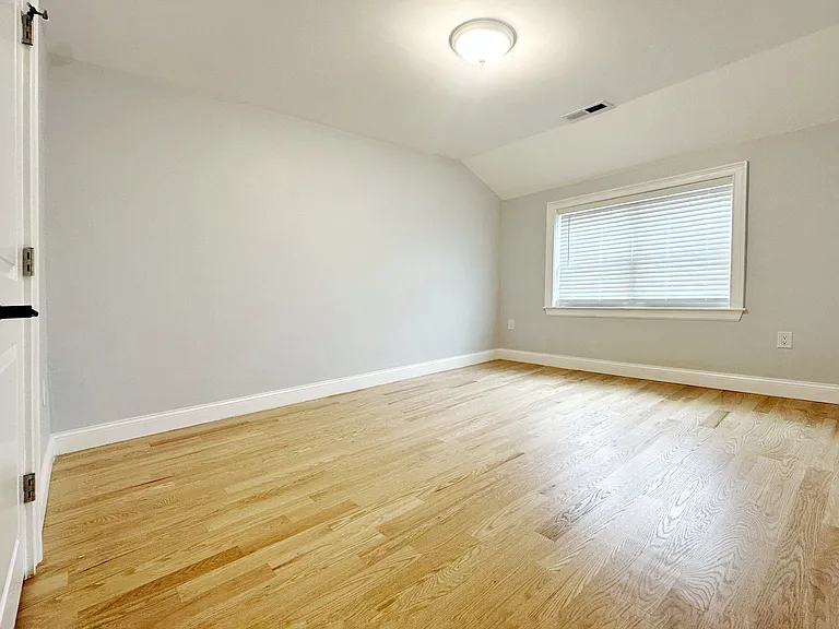 28 Arnold St #1 — Photo 13