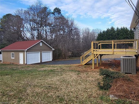 4th image of 4193 Oak Haven Dr