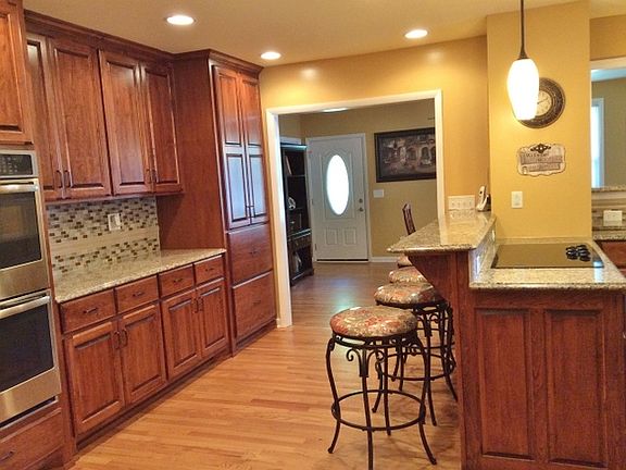 Double Oven & extra cabinets