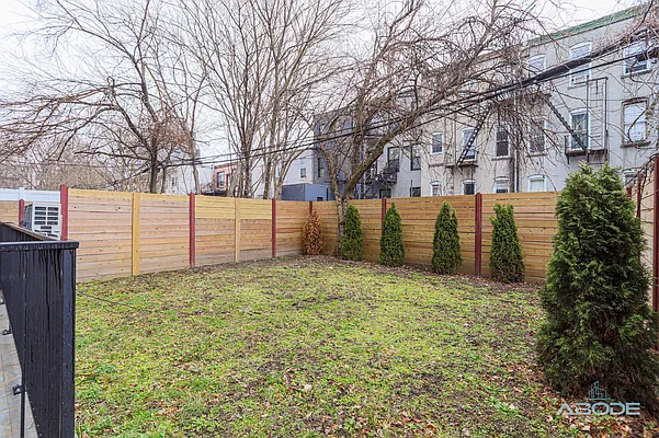 Rented by Reside New York | media 18