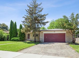 804 S Owen St, Mount Prospect, IL