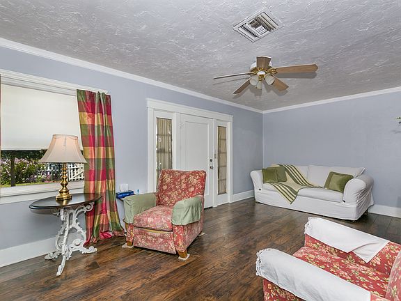 4th image of 15706 Victoria Ave