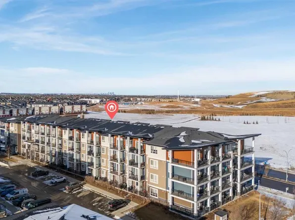10 S Walgrove Walk SE #211, Calgary, AB T2X 4E3