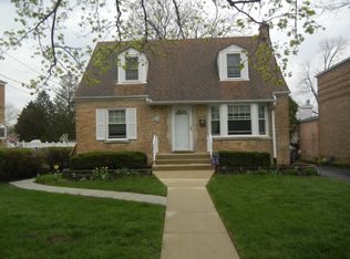 557 S Fairfield Ave, Lombard, IL 60148