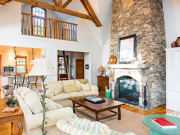 4th image of 24 Marsh Cottage Ln